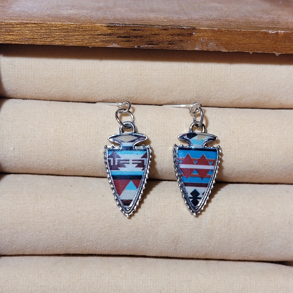 Western Arrowhead Earrings - Picture 4 of 4